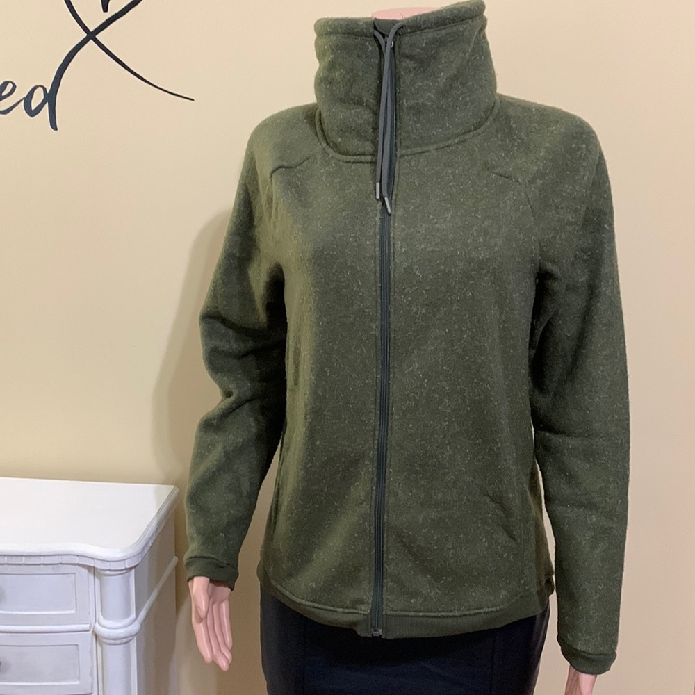 Avia baggy fleece zip up jacket. New.